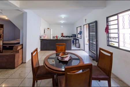 Casa à venda com 150m², 1 quarto e 3 vagasSala