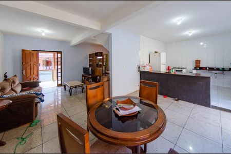 Casa à venda com 150m², 1 quarto e 3 vagasSala