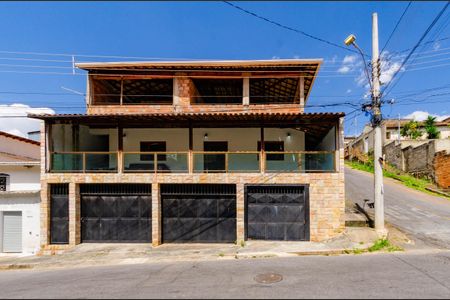 Casa à venda com 150m², 1 quarto e 3 vagasFachada