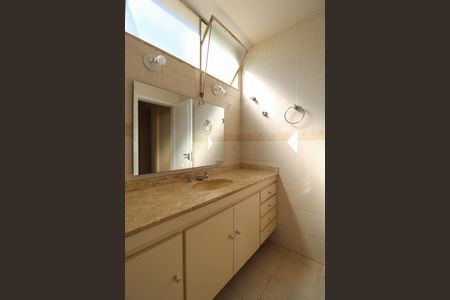 Apartamento à venda com 173m², 4 quartos e 1 vaga Apartamento à venda com 173m², 4 quartos e 1 vagaBanheiro da Suíte