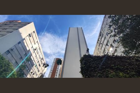 Apartamento à venda com 173m², 4 quartos e 1 vaga Apartamento à venda com 173m², 4 quartos e 1 vagaFachada