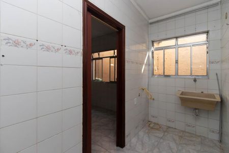 Casa para alugar com 70m², 2 quartos e 1 vagaÁrea de Serviço