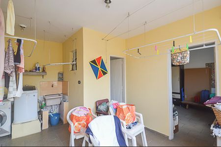 Casa à venda com 150m², 3 quartos e 2 vagas Casa à venda com 150m², 3 quartos e 2 vagasÁrea de Serviço