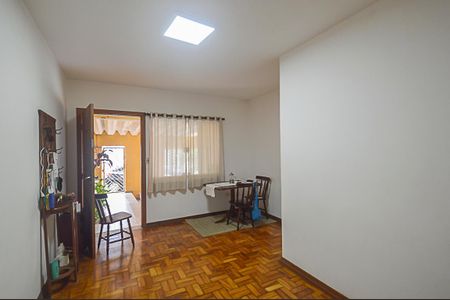 Casa à venda com 150m², 3 quartos e 2 vagas Casa à venda com 150m², 3 quartos e 2 vagasSala