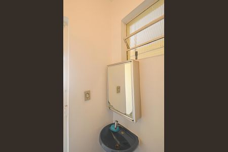 Casa à venda com 150m², 3 quartos e 2 vagas Casa à venda com 150m², 3 quartos e 2 vagasBanheiro de serviço