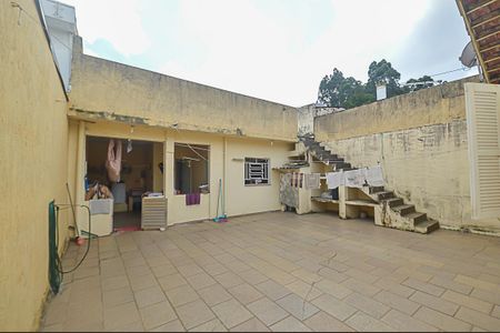 Casa à venda com 150m², 3 quartos e 2 vagas Casa à venda com 150m², 3 quartos e 2 vagasQuintal