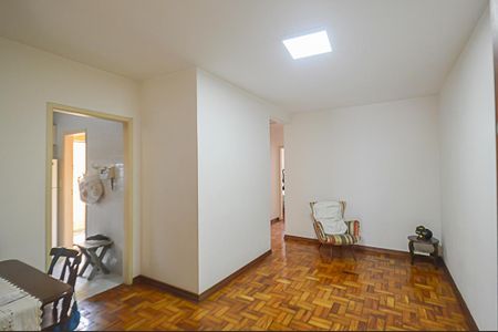 Casa à venda com 150m², 3 quartos e 2 vagas Casa à venda com 150m², 3 quartos e 2 vagasSala