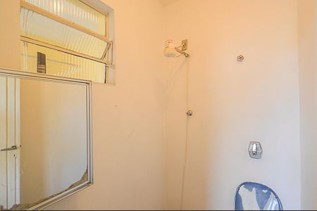 Casa à venda com 150m², 3 quartos e 2 vagas Casa à venda com 150m², 3 quartos e 2 vagasBanheiro de serviço