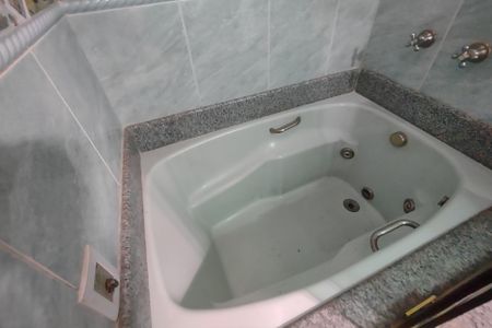 Apartamento à venda com 315m², 4 quartos e 4 vagasBanheiro 2