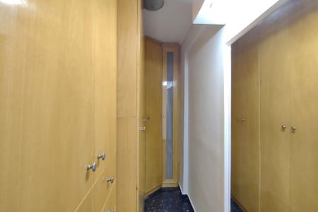 Apartamento à venda com 315m², 4 quartos e 4 vagasCloset da suíte 2