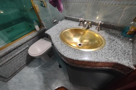 Apartamento à venda com 315m², 4 quartos e 4 vagasBanheiro 2