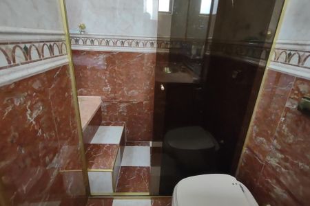 Apartamento à venda com 315m², 4 quartos e 4 vagasBanheiro da Suíte 1