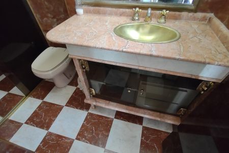 Apartamento à venda com 315m², 4 quartos e 4 vagasBanheiro da Suíte 1