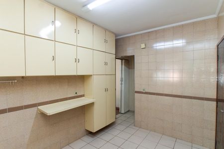 Casa para alugar com 120m², 2 quartos e 2 vagasCozinha