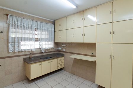Casa para alugar com 120m², 2 quartos e 2 vagasCozinha