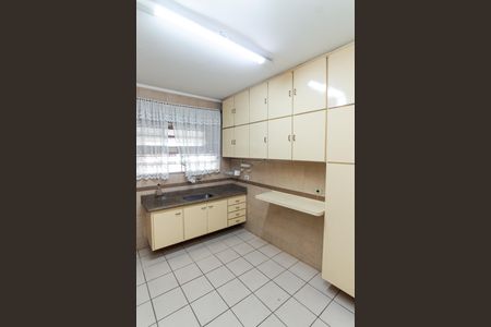 Casa para alugar com 120m², 2 quartos e 2 vagasCozinha