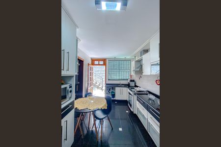 Casa à venda com 300m², 4 quartos e 2 vagasCozinha