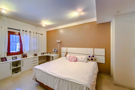 Casa à venda com 300m², 4 quartos e 2 vagasQuarto 3 - Suíte