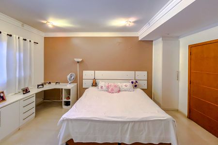 Casa à venda com 300m², 4 quartos e 2 vagasQuarto 3 - Suíte