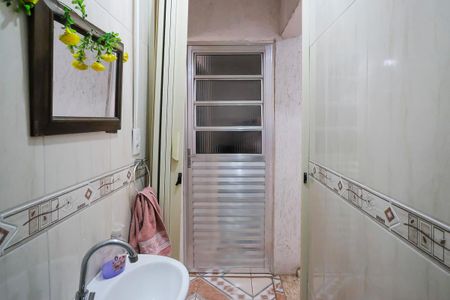 Casa à venda com 197m², 4 quartos e 2 vagasLavabo