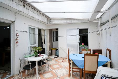 Casa à venda com 197m², 4 quartos e 2 vagasQuintal