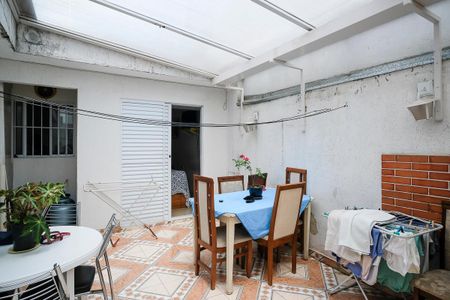 Casa à venda com 197m², 4 quartos e 2 vagasQuintal