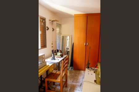 Casa à venda com 250m², 6 quartos e 3 vagas Casa à venda com 250m², 6 quartos e 3 vagasQuarto 4