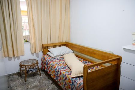 Casa à venda com 250m², 6 quartos e 3 vagas Casa à venda com 250m², 6 quartos e 3 vagasQuarto 1