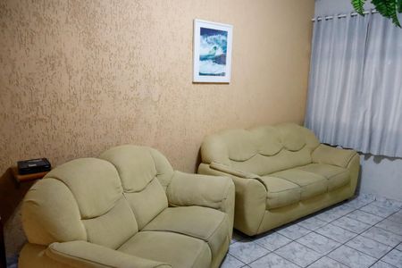 Casa à venda com 250m², 6 quartos e 3 vagas Casa à venda com 250m², 6 quartos e 3 vagassala