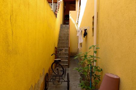 Casa à venda com 250m², 6 quartos e 3 vagas Casa à venda com 250m², 6 quartos e 3 vagasCorredor