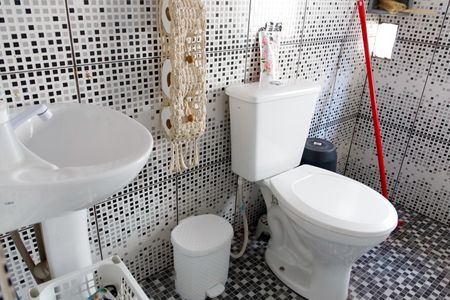 Casa à venda com 250m², 6 quartos e 3 vagas Casa à venda com 250m², 6 quartos e 3 vagasBanheiro 2