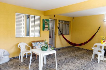 Casa à venda com 250m², 6 quartos e 3 vagas Casa à venda com 250m², 6 quartos e 3 vagasGaragem