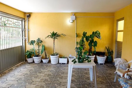 Casa à venda com 250m², 6 quartos e 3 vagas Casa à venda com 250m², 6 quartos e 3 vagasGaragem