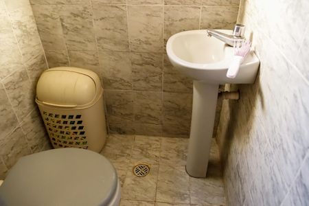 Casa à venda com 250m², 6 quartos e 3 vagas Casa à venda com 250m², 6 quartos e 3 vagasLavabo