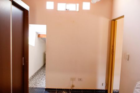 Casa à venda com 250m², 6 quartos e 3 vagas Casa à venda com 250m², 6 quartos e 3 vagasQuarto 5