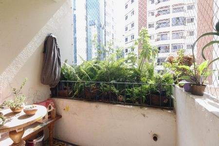 Apartamento à venda com 57m², 2 quartos e 1 vagaVaranda