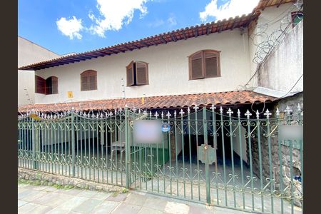 Apartamento para alugar com 120m², 3 quartos e 1 vaga Apartamento para alugar com 120m², 3 quartos e 1 vagaFachada