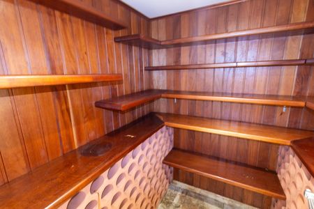 Apartamento à venda com 590m², 5 quartos e 5 vagasAdega