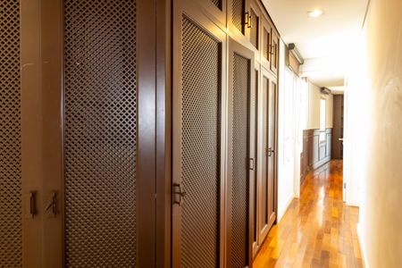 Apartamento à venda com 590m², 5 quartos e 5 vagasCorredor