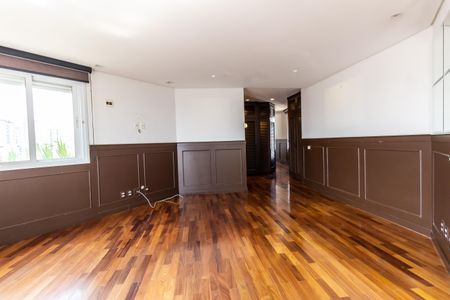 Apartamento à venda com 590m², 5 quartos e 5 vagasSuíte 2