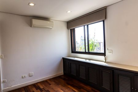 Apartamento à venda com 590m², 5 quartos e 5 vagasSuíte 1