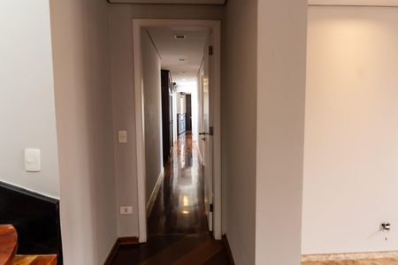 Apartamento à venda com 590m², 5 quartos e 5 vagasCorredor