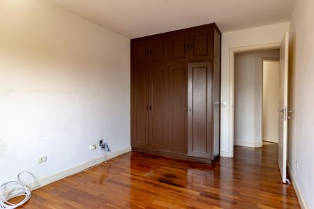 Apartamento à venda com 590m², 5 quartos e 5 vagasQuarto 1