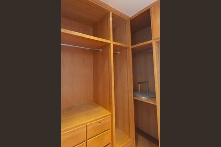 Apartamento à venda com 590m², 5 quartos e 5 vagasCloset da Suite 1