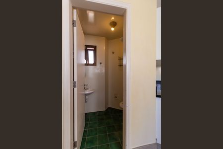 Apartamento à venda com 590m², 5 quartos e 5 vagasBanheiro de Serviço