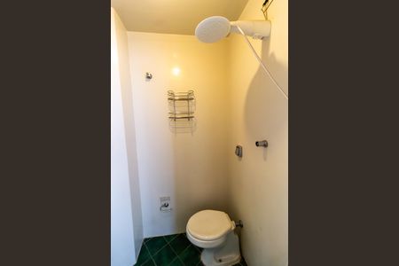 Apartamento à venda com 590m², 5 quartos e 5 vagasBanheiro de Serviço