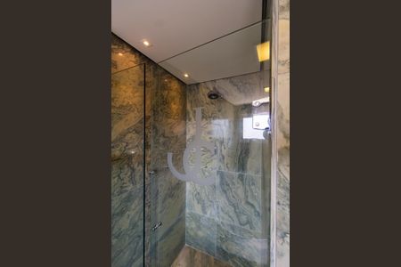 Apartamento à venda com 590m², 5 quartos e 5 vagasBanheiro da Suíte 2