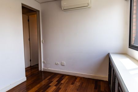 Apartamento à venda com 590m², 5 quartos e 5 vagasSuíte 1