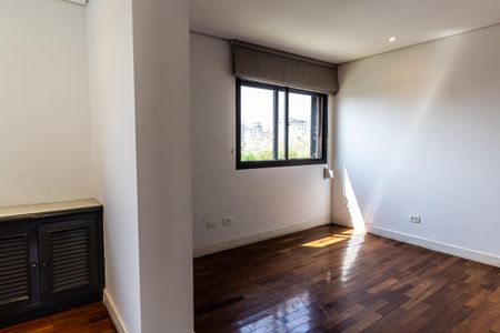Apartamento à venda com 590m², 5 quartos e 5 vagasSuíte 1