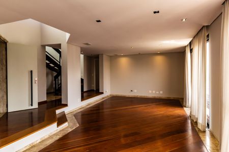 Apartamento à venda com 590m², 5 quartos e 5 vagasSala